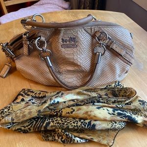 Coach shoulder bag 13,5x9x3” pre-owned